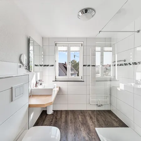 Schwarzer Adler - Self Check In Hotel *