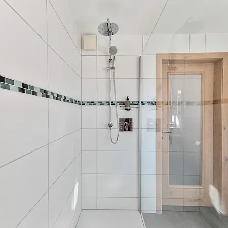 Schwarzer Adler - Self Check In Hotel Tiefenbronn