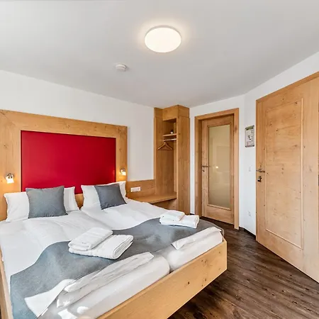 Schwarzer Adler - Self Check In