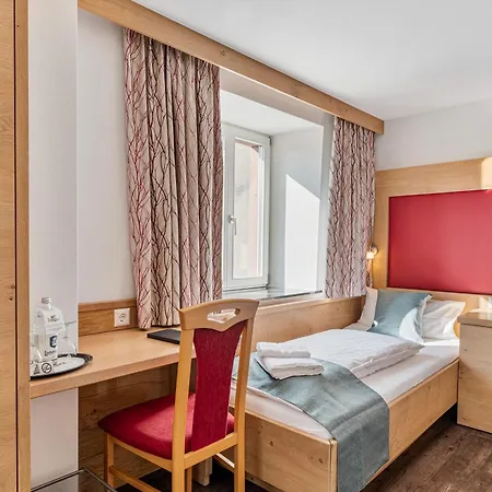 Schwarzer Adler - Self Check In Tiefenbronn