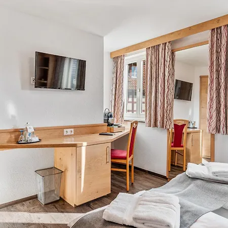 Hotel Schwarzer Adler - Self Check In *