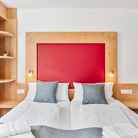 Schwarzer Adler - Self Check In * Tiefenbronn