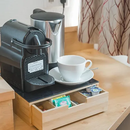 Schwarzer Adler - Self Check In Hotel *