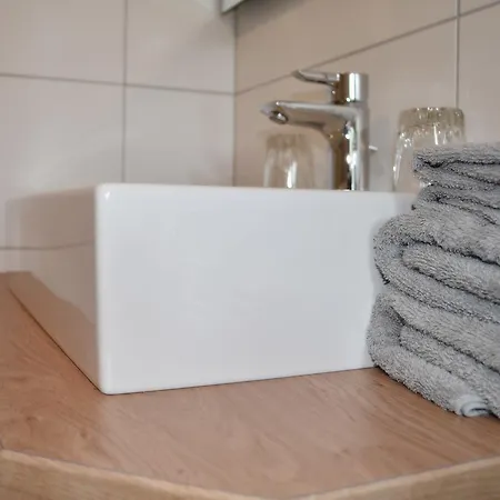 Schwarzer Adler - Self Check In Tiefenbronn