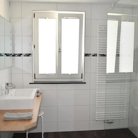 Schwarzer Adler - Self Check In Hotel